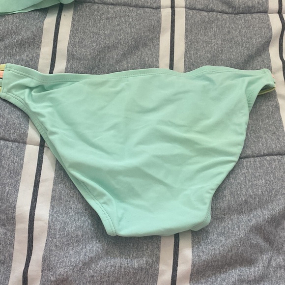 Cute Teal 2-Piece Swimsuit - Picture 8 of 9